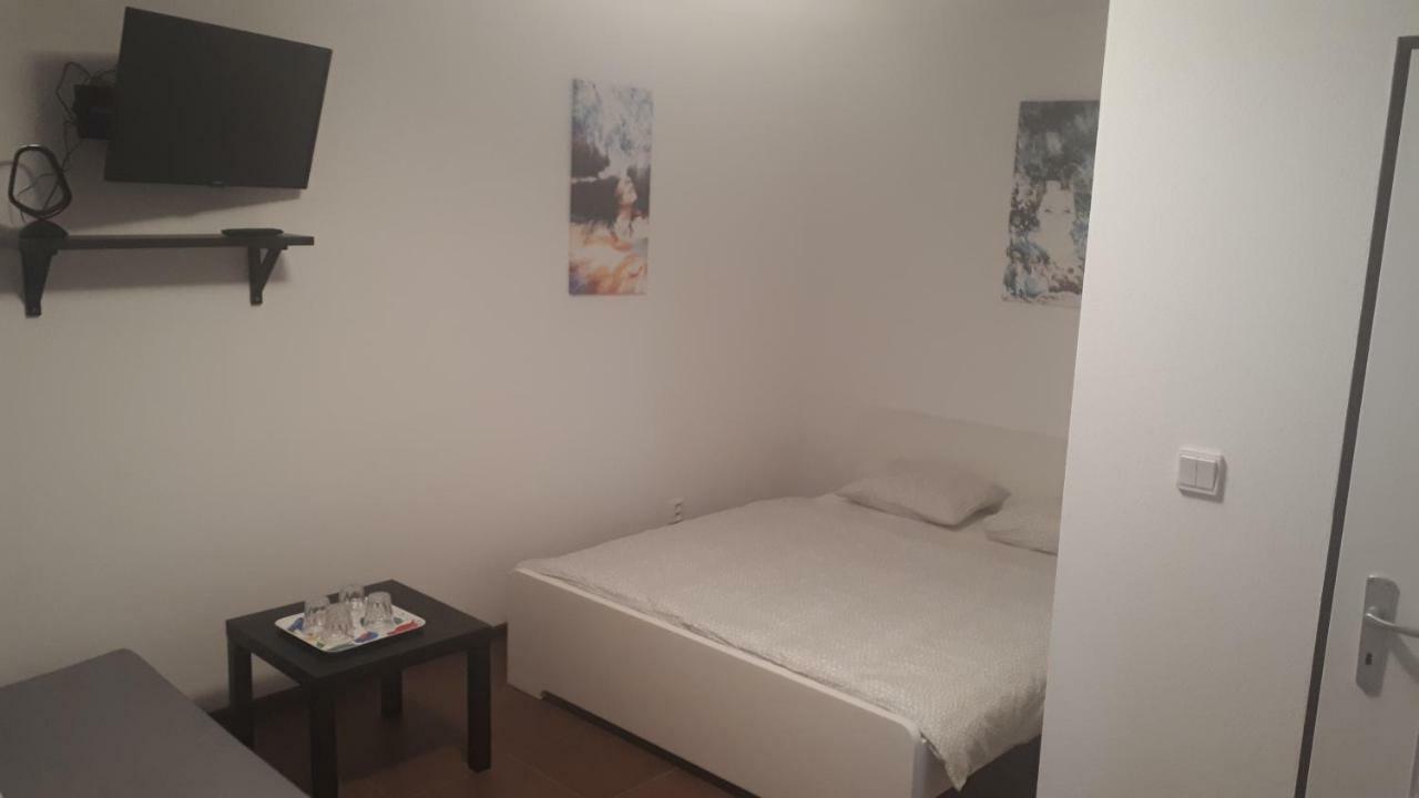 Apartman - Sukromie V Meste Bratislava Bagian luar foto